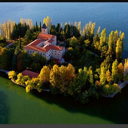 Апартаменты Dvori Svetog Mihaela Шибеник Экстерьер фото